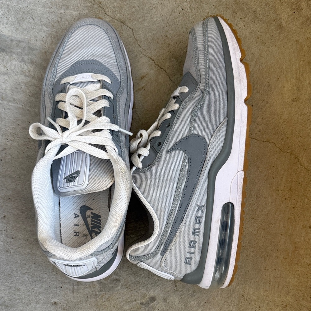 Nike Air Max Men's White and Gray Sneakers